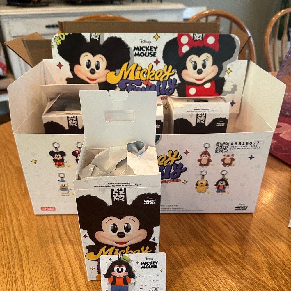 Disney Pop Mart Goofy Keychain Bag Charm
